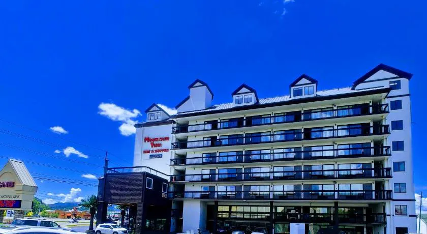 Mountain Vista Inn & Suites hotel hero