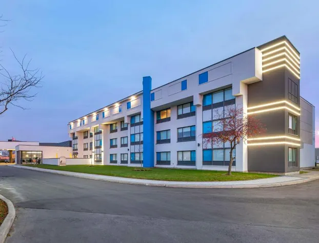 GLō Best Western Mississauga Corporate Centre hotel detail image 1