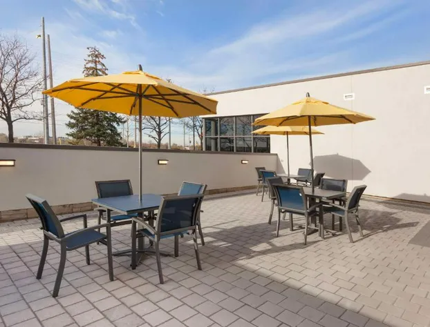 GLō Best Western Mississauga Corporate Centre hotel detail image 2