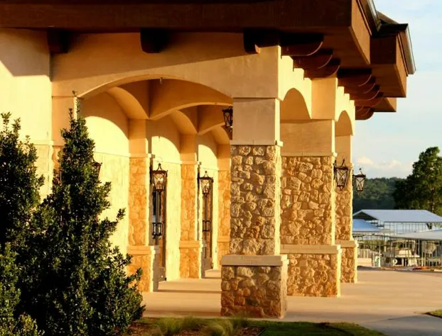 Shangri-La Resort hotel detail image 4