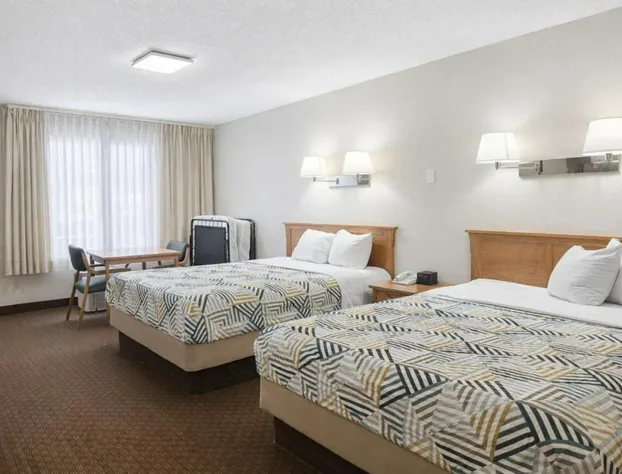 Sundowner Inn by Capital O Forsyth I 94 hotel detail image 4