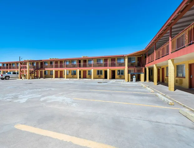 Econo Lodge I-40 exit 286 Holbrook hotel detail image 1