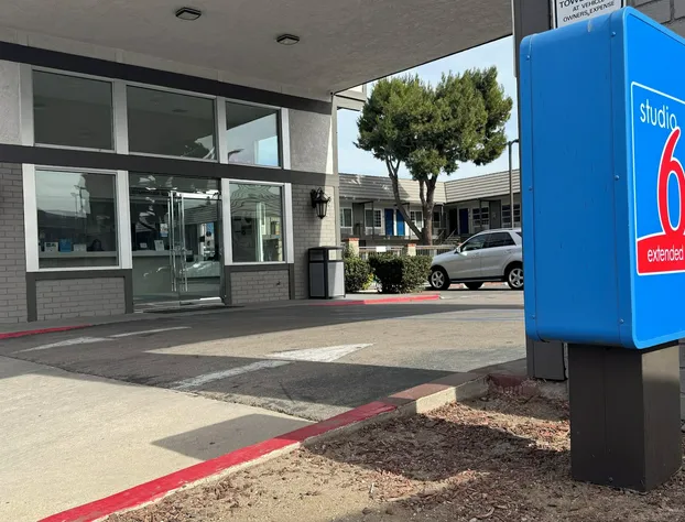 Studio 6 Corona, CA - West hotel detail image 3