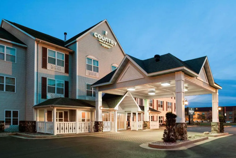 Country Inn & Suites by Radisson, Stevens Point, WI hotel hero