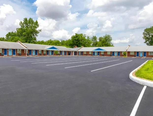 Days Inn by Wyndham Wauseon hotel detail image 2