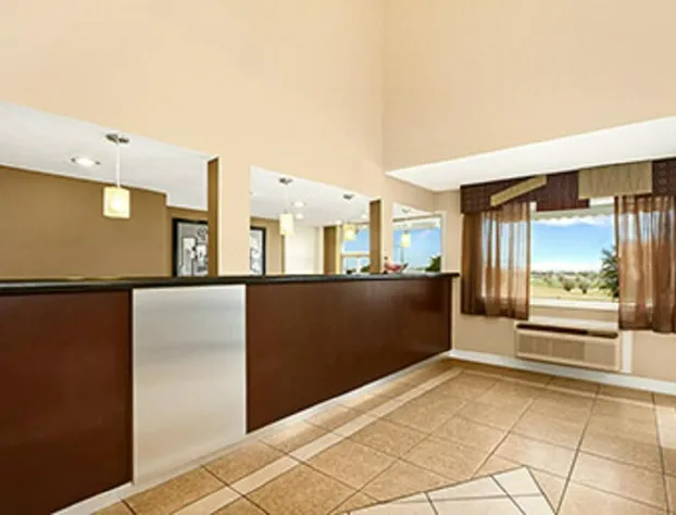Super 8 by Wyndham Fort Worth TX hotel detail image 3