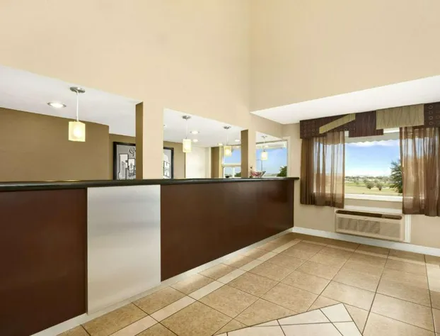 Super 8 by Wyndham Fort Worth TX hotel detail image 4
