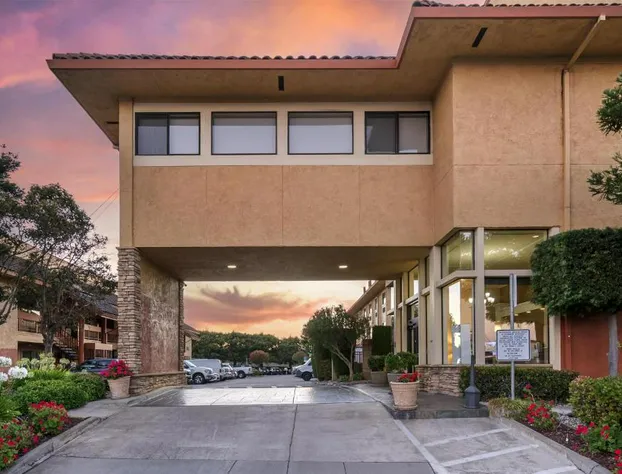 Best Western Plus Inn of Hayward hotel detail image 2