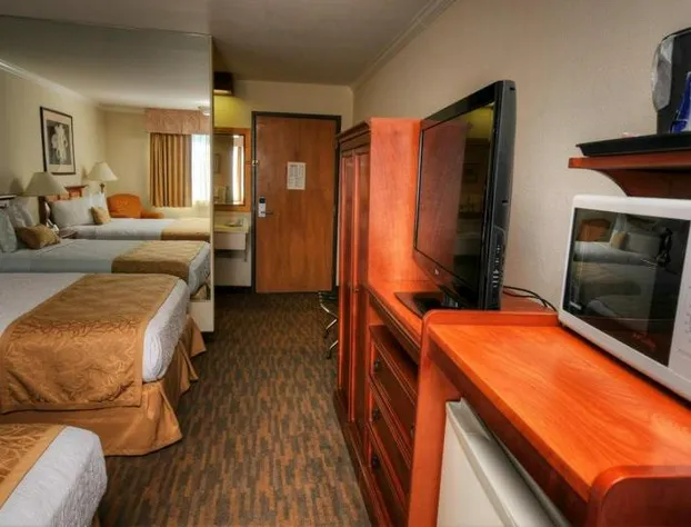 Best Western Plus Inn of Hayward hotel detail image 4