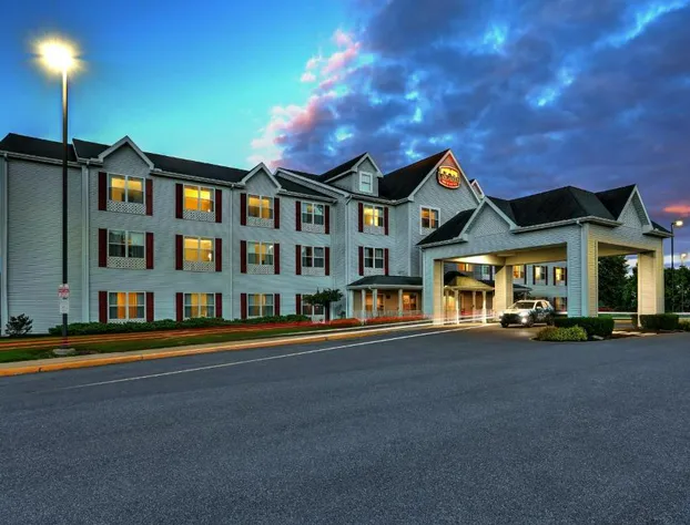 Lancaster Inn and Suites hotel detail image 1