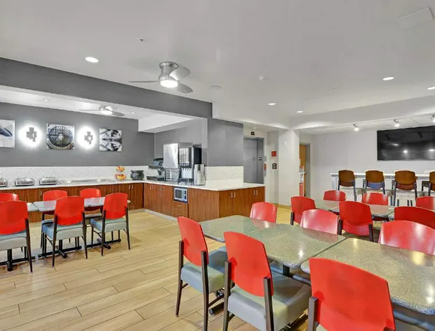 Executive Residency by Best Western Navigator Inn & Suites hotel detail image 3