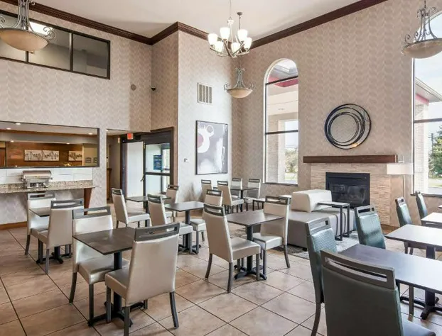 Best Western Plus North Canton Inn & Suites hotel detail image 3