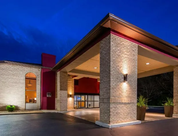 Best Western Plus North Canton Inn & Suites hotel detail image 1