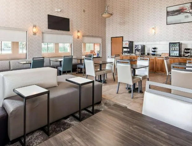 Best Western Plus North Canton Inn & Suites hotel detail image 2