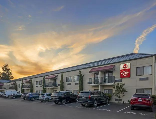 Best Western Plus Plaza by the Green hotel detail image 2