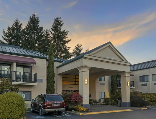 Best Western Plus Plaza by the Green hotel detail image 3