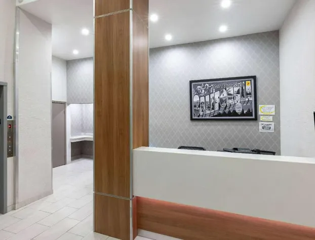 Super 8 by Wyndham San Francisco/Union Square Area hotel detail image 2