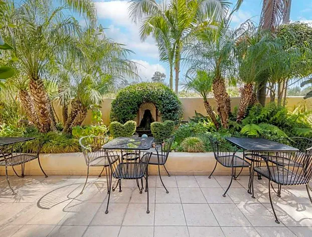 Best Western Plus South Coast Inn hotel detail image 1