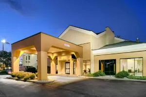Quality Inn & Suites Southport hotel detail image 2