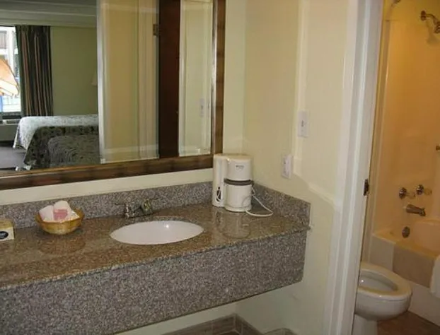 Walking Horse Lodge Lewisburg hotel detail image 2