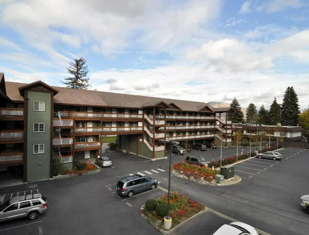 Lakeside Lodge And Suites hotel detail image 3