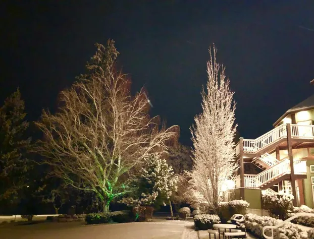 Lakeside Lodge And Suites hotel detail image 1