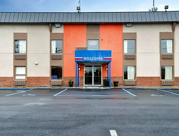 Motel 6 Toledo, OH hotel detail image 1