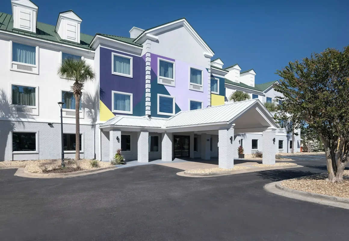 Spark by Hilton Destin hotel hero