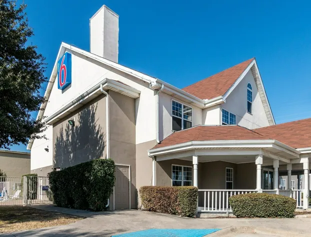 Motel 6 North Richland Hills, TX - NE Fort Worth hotel detail image 1