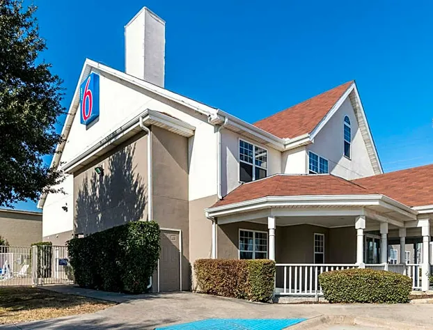 Motel 6 North Richland Hills, TX - NE Fort Worth hotel detail image 1