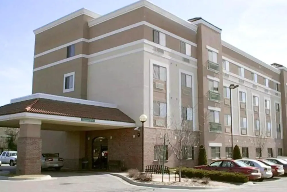 Coratel Inn and Suites by Jasper Wesley Hospital hotel hero