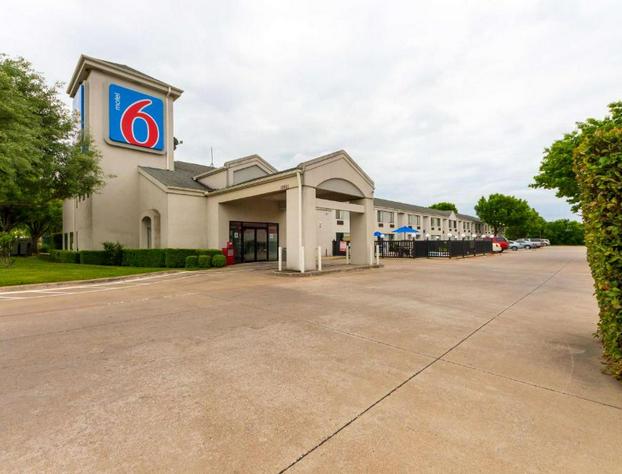 Motel 6 Dallas, TX - Northeast hotel detail image 1