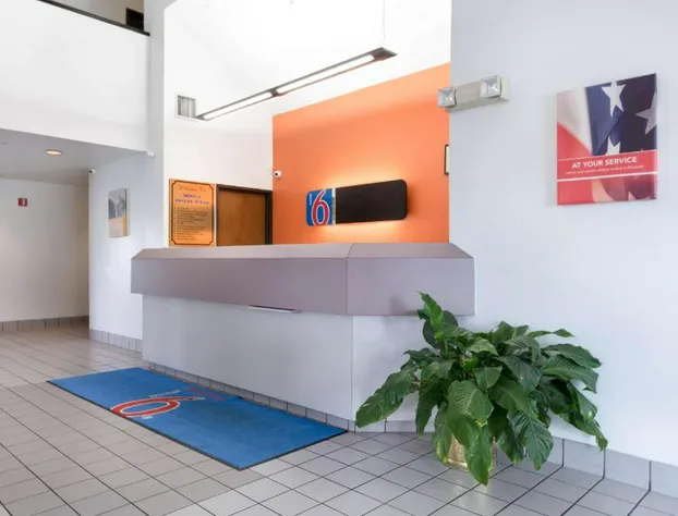 Motel 6 Dallas, TX - Northeast hotel detail image 3
