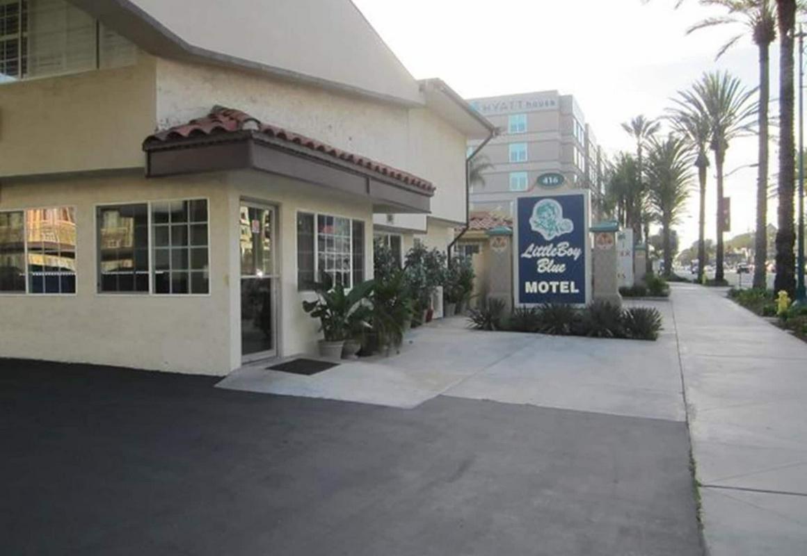 Little Boy Blue Motel hotel hero