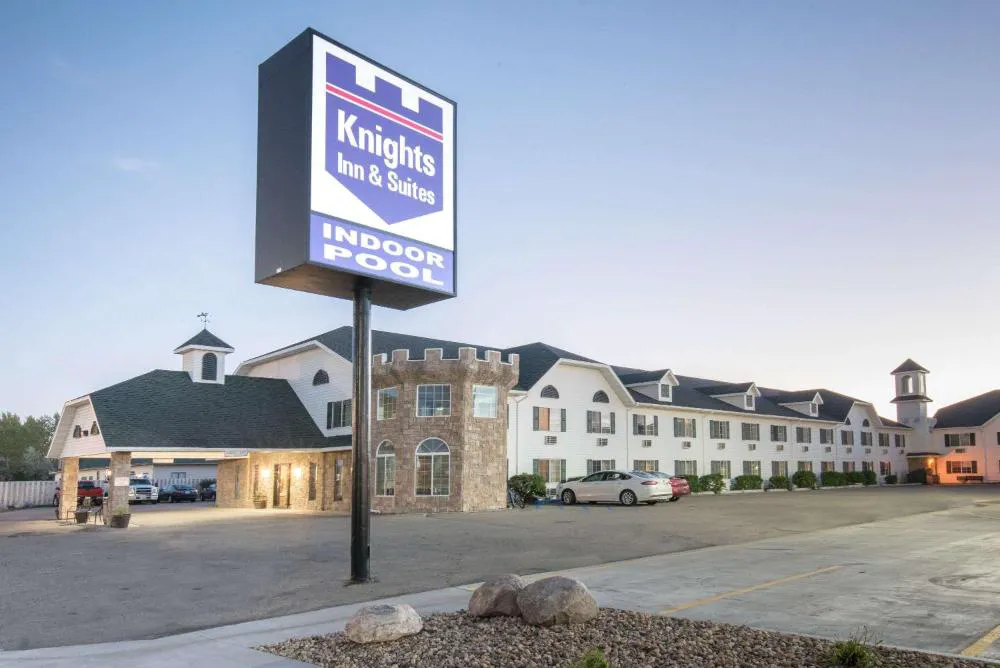 Knights Inn Grand Forks hotel hero
