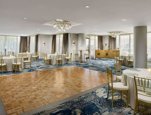 Hilton Charlotte University Place hotel detail image 3