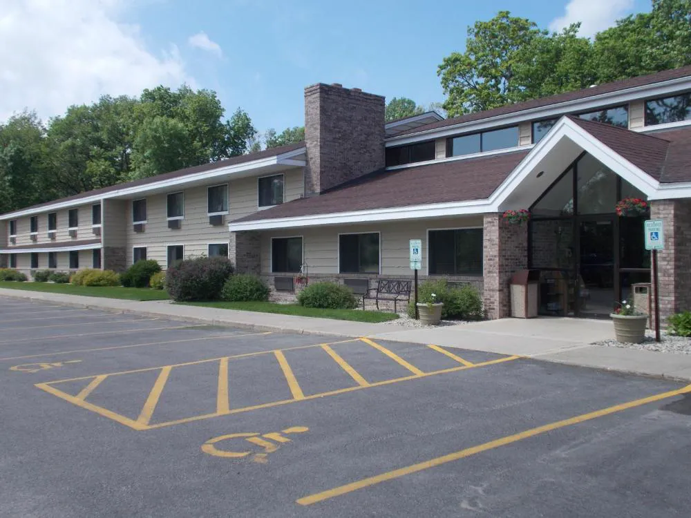Boarders Inn & Suites by Cobblestone Hotels - Ripon hotel hero