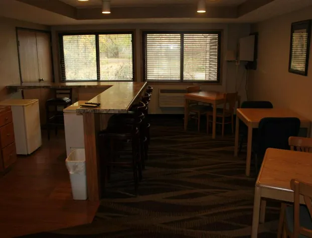 Boarders Inn & Suites by Cobblestone Hotels - Ripon hotel detail image 4