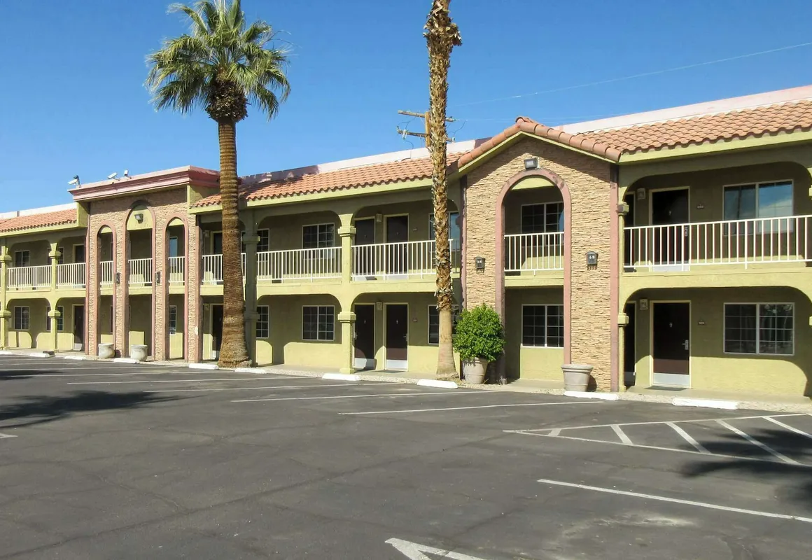 Econo Lodge Blythe hotel hero