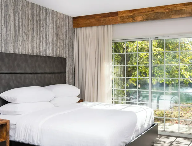 Cherry Valley Hotel hotel detail image 4