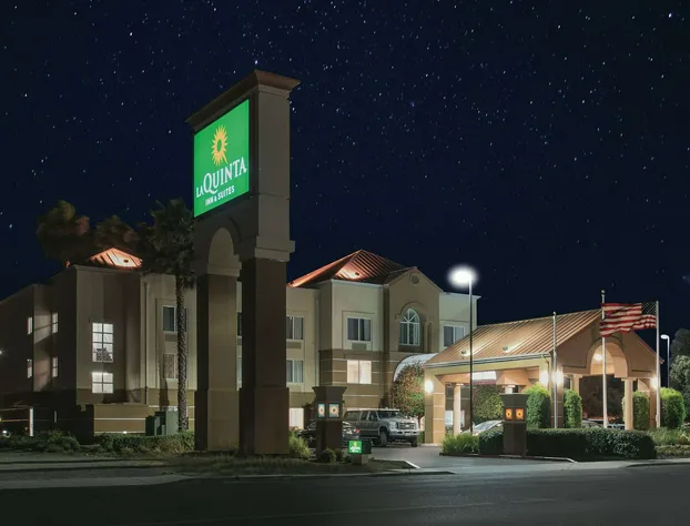 La Quinta Inn & Suites by Wyndham Fairfield - Napa Valley hotel detail image 1