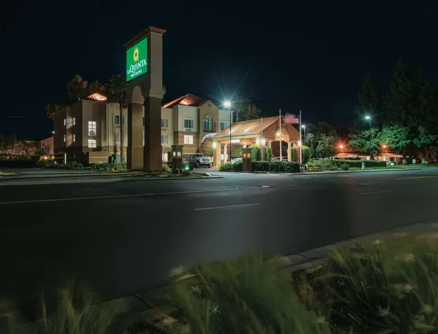 La Quinta Inn & Suites by Wyndham Fairfield - Napa Valley hotel detail image 2