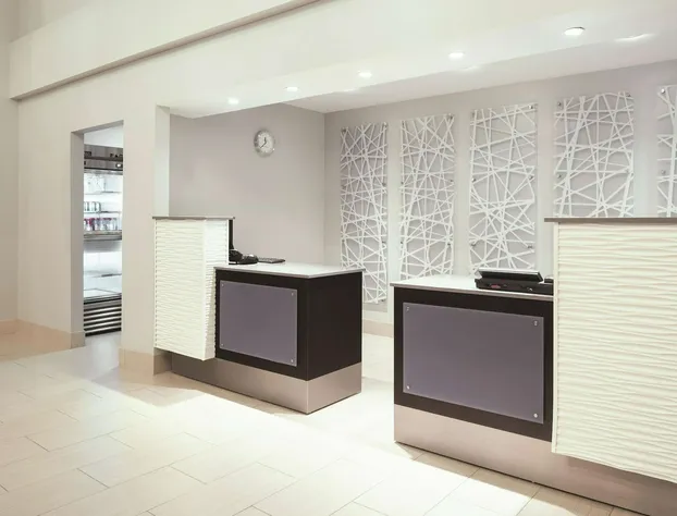 La Quinta Inn & Suites by Wyndham Fairfield - Napa Valley hotel detail image 3