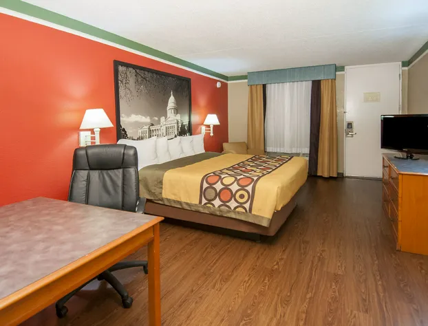 Super 8 by Wyndham Little Rock/Otter Creek hotel detail image 4