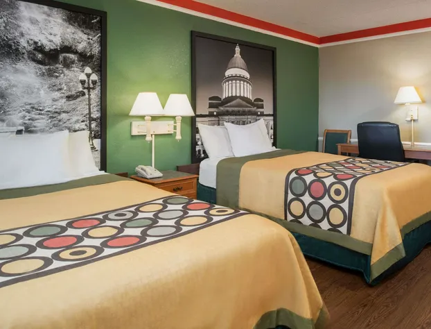 Super 8 by Wyndham Little Rock/Otter Creek hotel detail image 3