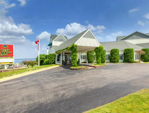 Apple Tree Inn, SureStay Collection by Best Western hotel detail image 1