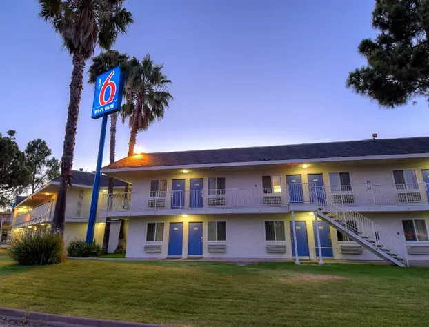 Motel 6 San Diego, CA - North hotel detail image 3