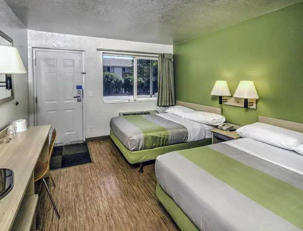 Motel 6 – Colorado Springs, CO – South/Metro Area hotel detail image 4