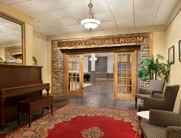 The Plaza Hotel Downtown, Trademark Collection by Wyndham hotel detail image 4