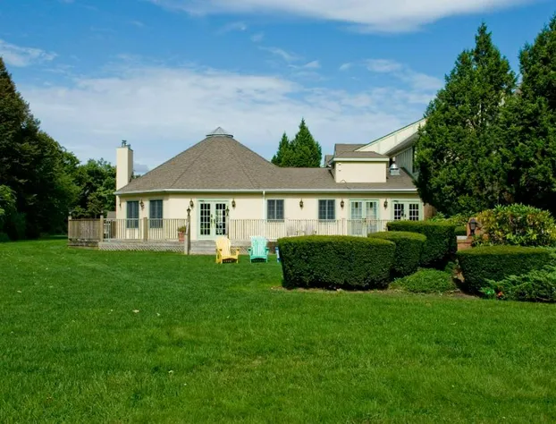 Southampton Inn hotel detail image 1